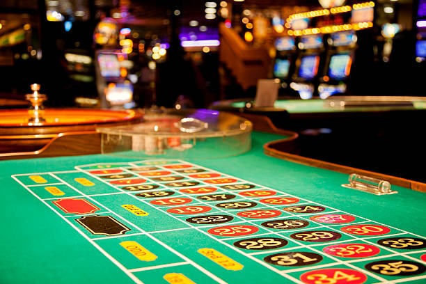 istanagaming Lightning Baccarat live dealer HD studio with multiple camera angles